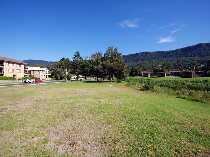 2/235 Lawrence Hargrave Drive, Thirroul NSW 2515