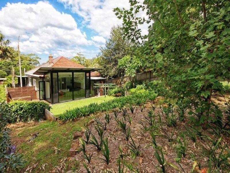 32 Railway Avenue, Austinmer NSW 2515