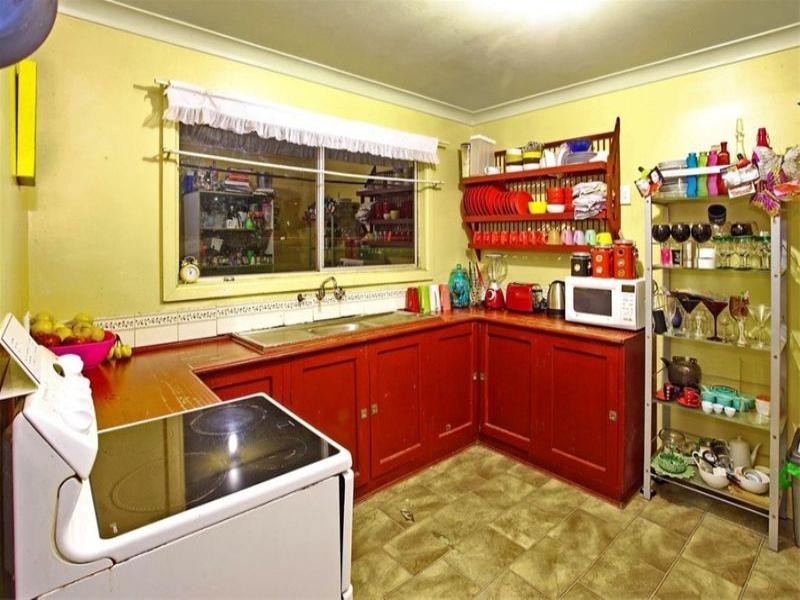 25 McCauley Street, Thirroul NSW 2515