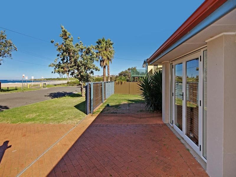 11 Corbett Avenue, Thirroul NSW 2515