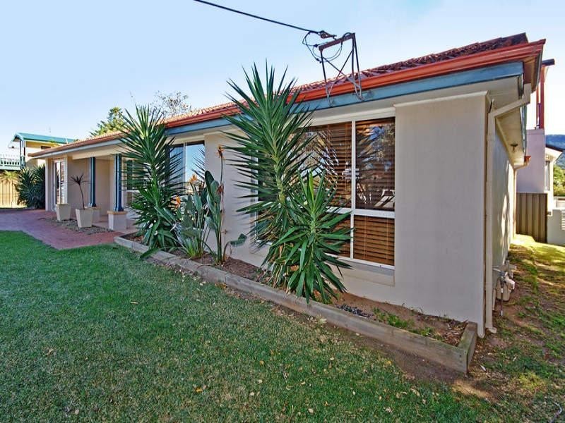 11 Corbett Avenue, Thirroul NSW 2515