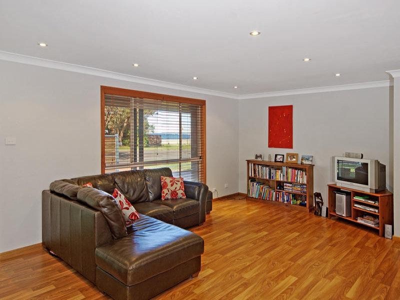 11 Corbett Avenue, Thirroul NSW 2515