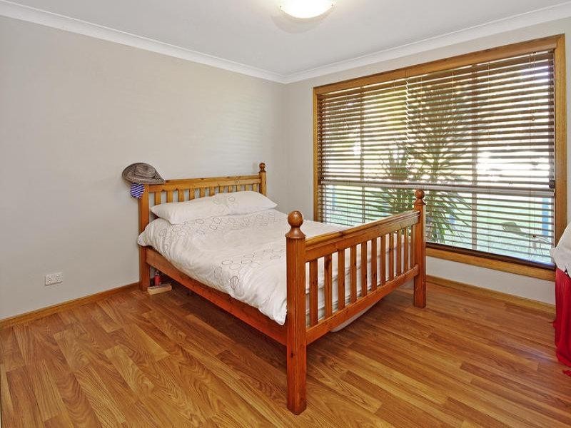 11 Corbett Avenue, Thirroul NSW 2515