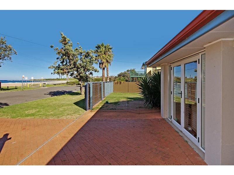 11 Corbett Avenue, Thirroul NSW 2515