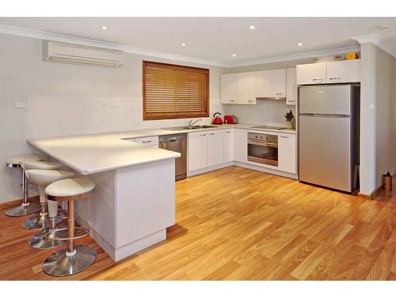 11 Corbett Avenue, Thirroul NSW 2515