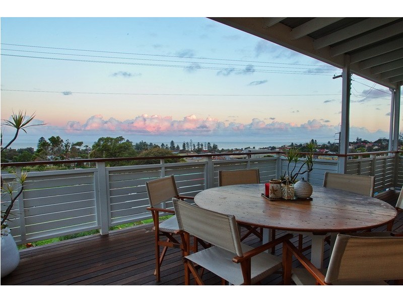 30 Seafoam Avenue, Thirroul NSW 2515