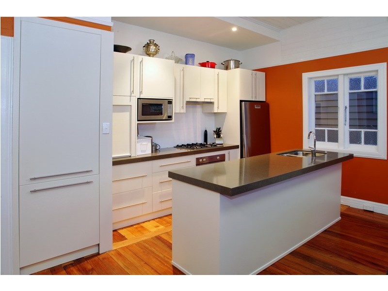 30 Seafoam Avenue, Thirroul NSW 2515