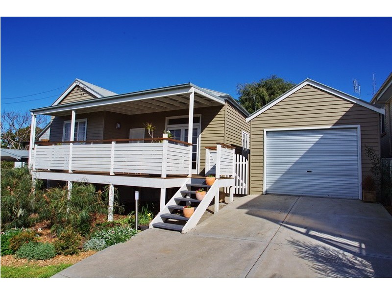 30 Seafoam Avenue, Thirroul NSW 2515