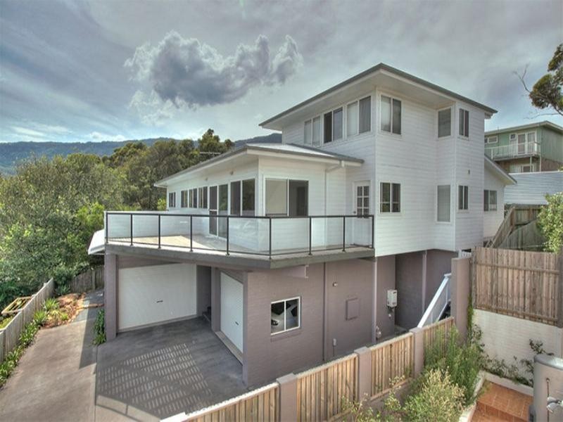 2f Mountain Road, Austinmer NSW 2515