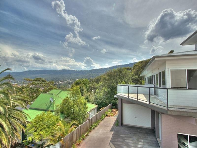 2f Mountain Road, Austinmer NSW 2515