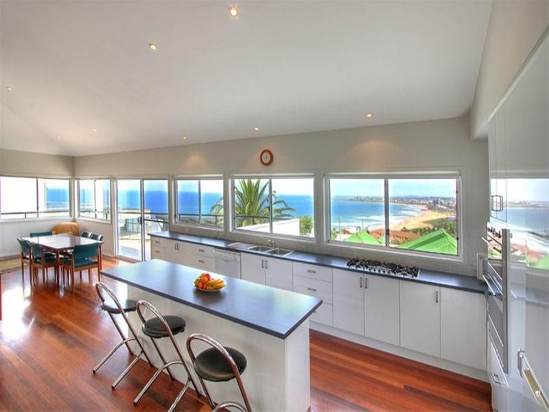 2f Mountain Road, Austinmer NSW 2515