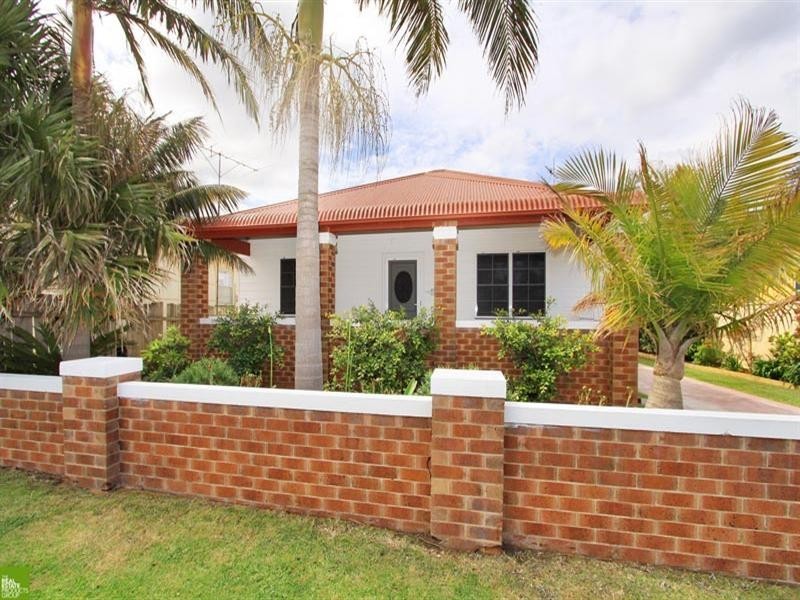 9 Ocean Street, Thirroul NSW 2515