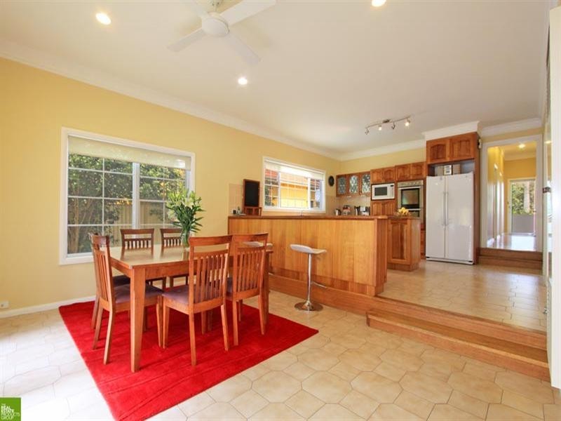 9 Ocean Street, Thirroul NSW 2515