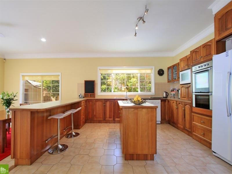 9 Ocean Street, Thirroul NSW 2515