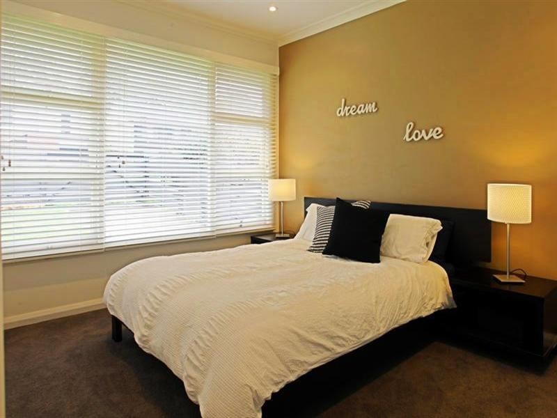 11 Virginia Terrace, Thirroul NSW 2515