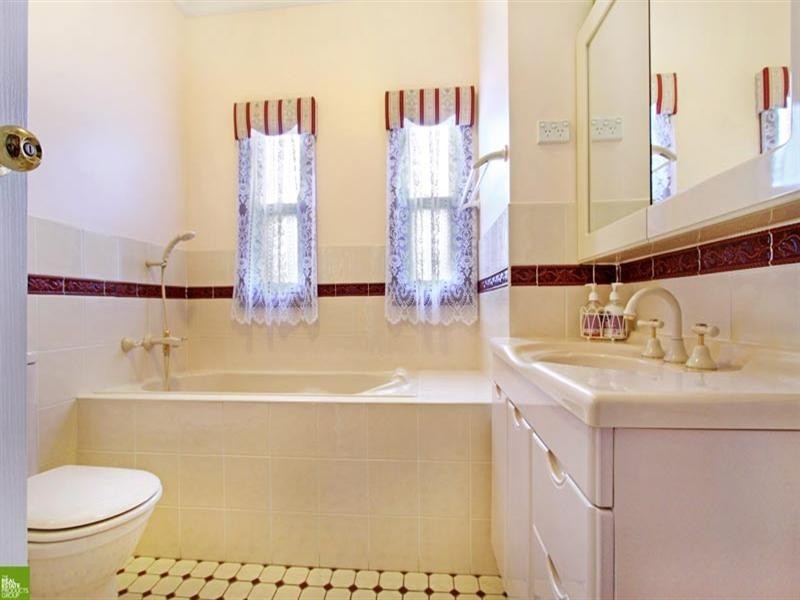 14 Dumfries Avenue, Mount Ousley NSW 2519