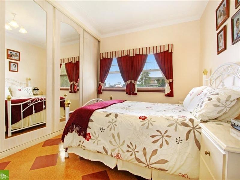 14 Dumfries Avenue, Mount Ousley NSW 2519