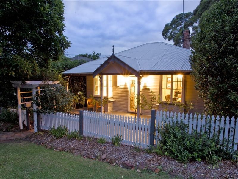 34 Lachlan Street, Thirroul NSW 2515