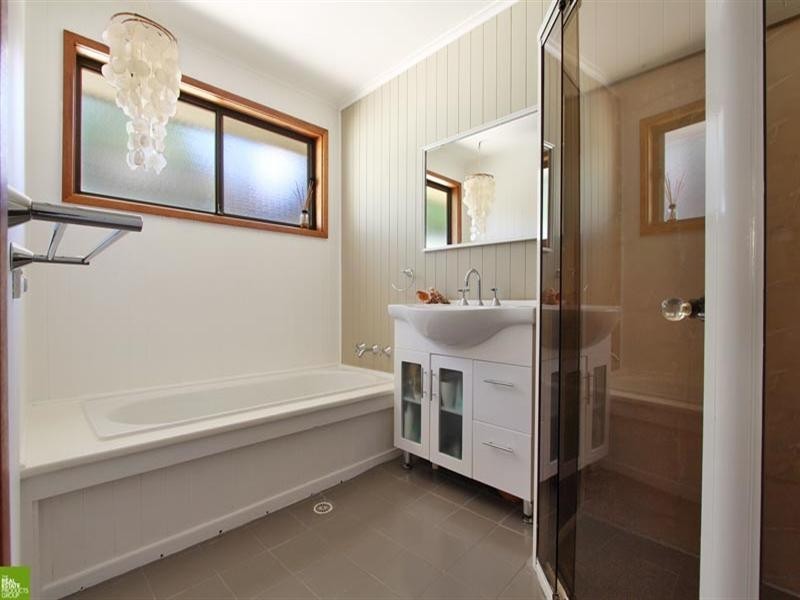 20 Seafoam Avenue, Thirroul NSW 2515