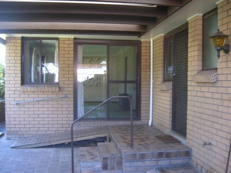 8 Linda Place, Woonona NSW 2517