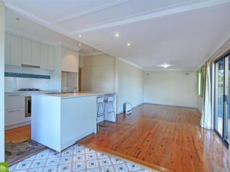 17 Weber Crescent, Towradgi NSW 2518