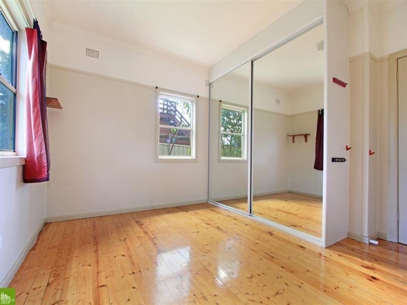 17 Weber Crescent, Towradgi NSW 2518
