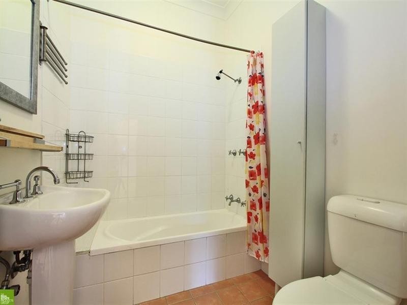 17 Weber Crescent, Towradgi NSW 2518
