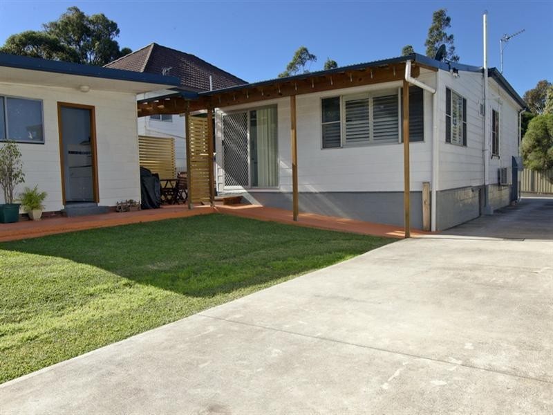32 Cross Street, Corrimal NSW 2518