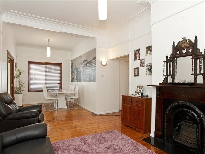 32 Cross Street, Corrimal NSW 2518