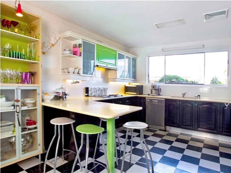 4 Cornock Avenue, Thirroul NSW 2515