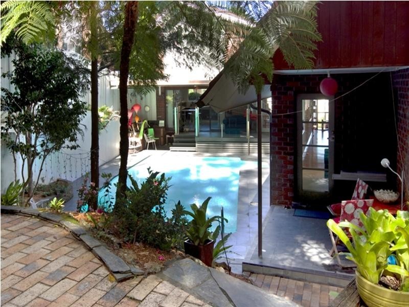 4 Cornock Avenue, Thirroul NSW 2515