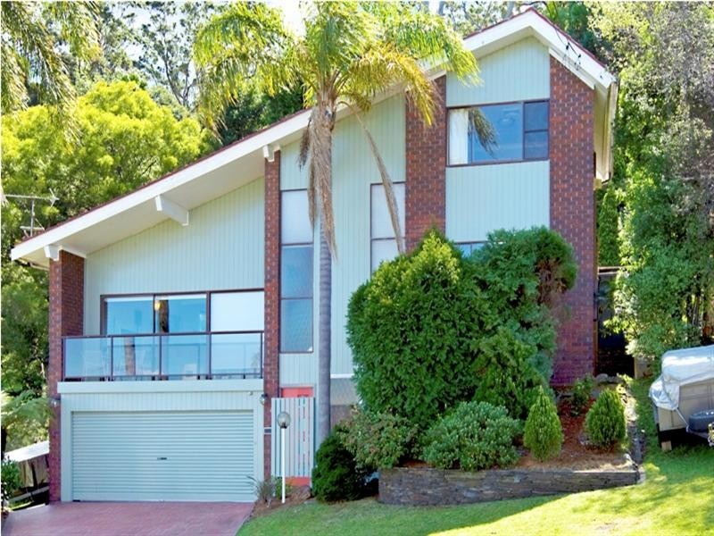 4 Cornock Avenue, Thirroul NSW 2515