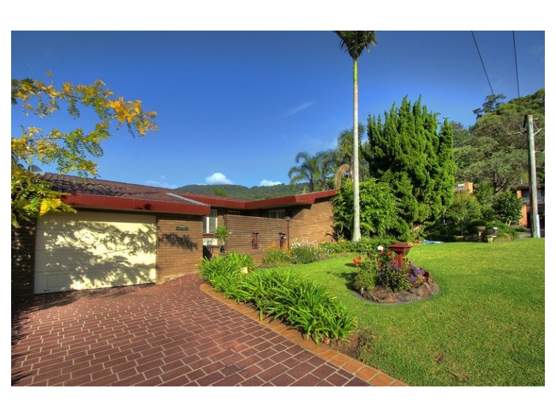 2 Hazel Crescent, Thirroul NSW 2515