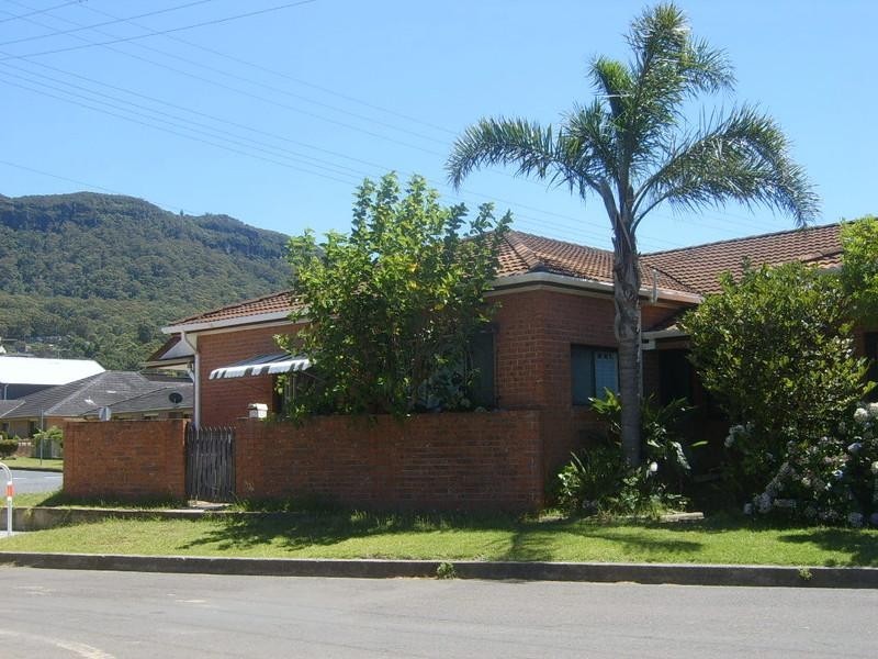 2/233 Lawrence Hargrave Drive, Thirroul NSW 2515