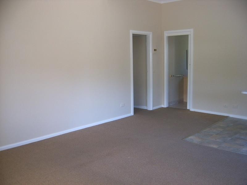 2/233 Lawrence Hargrave Drive, Thirroul NSW 2515