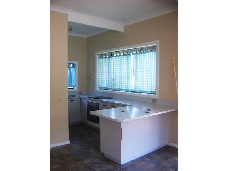 2/233 Lawrence Hargrave Drive, Thirroul NSW 2515