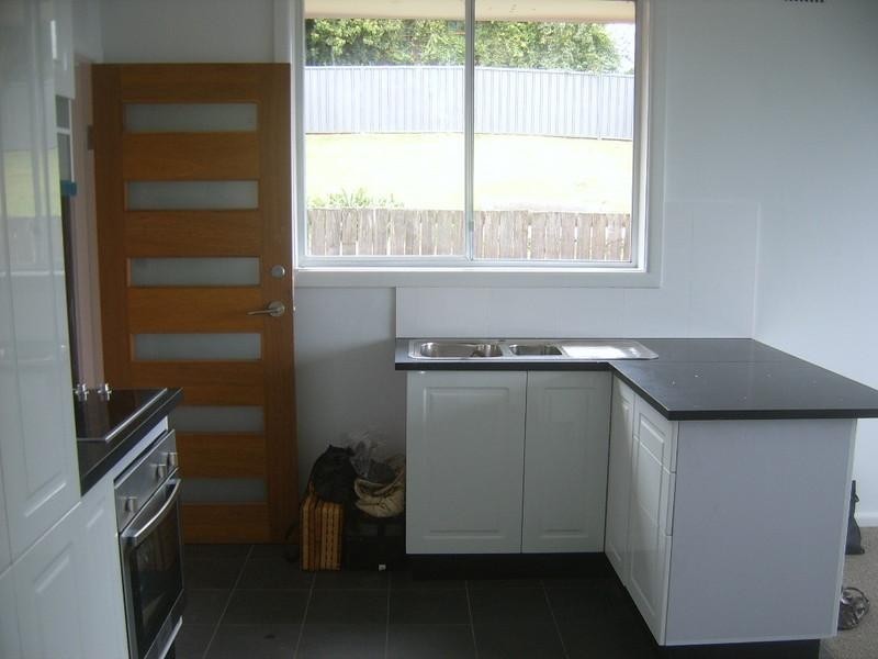 3 19 Gregory Street, Coniston NSW 2500