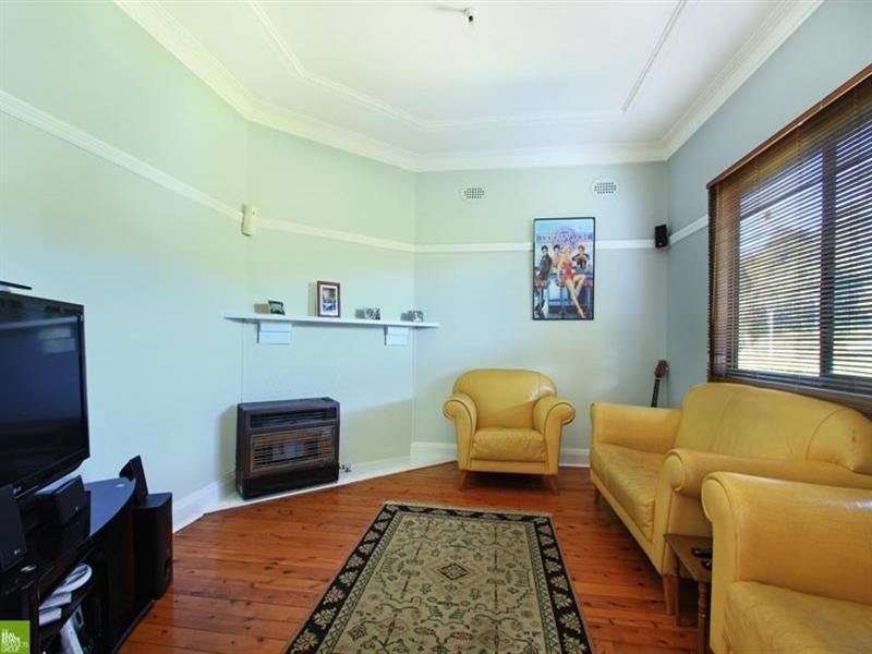 250 Gladstone Avenue, Mount Saint Thomas NSW 2500