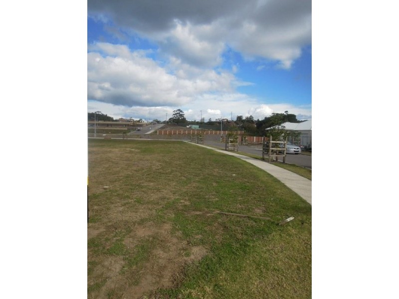 13 Hoffman Street, Thirroul NSW 2515