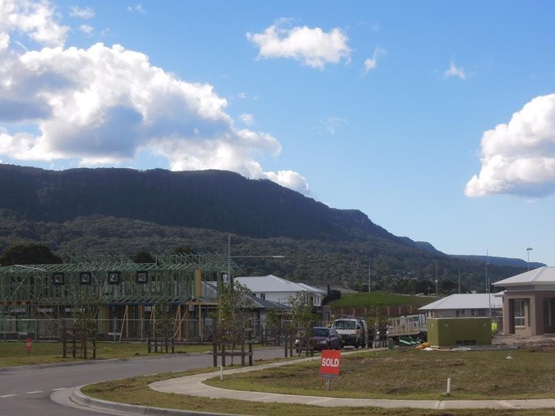 13 Hoffman Street, Thirroul NSW 2515