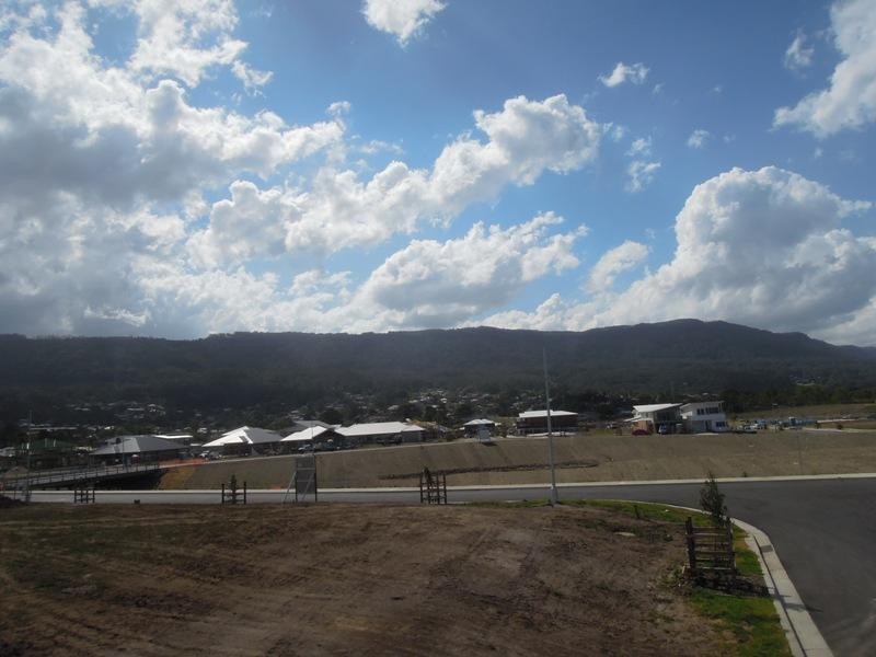 10 Kilncar Crescent, Thirroul NSW 2515