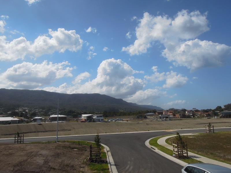 10 Kilncar Crescent, Thirroul NSW 2515