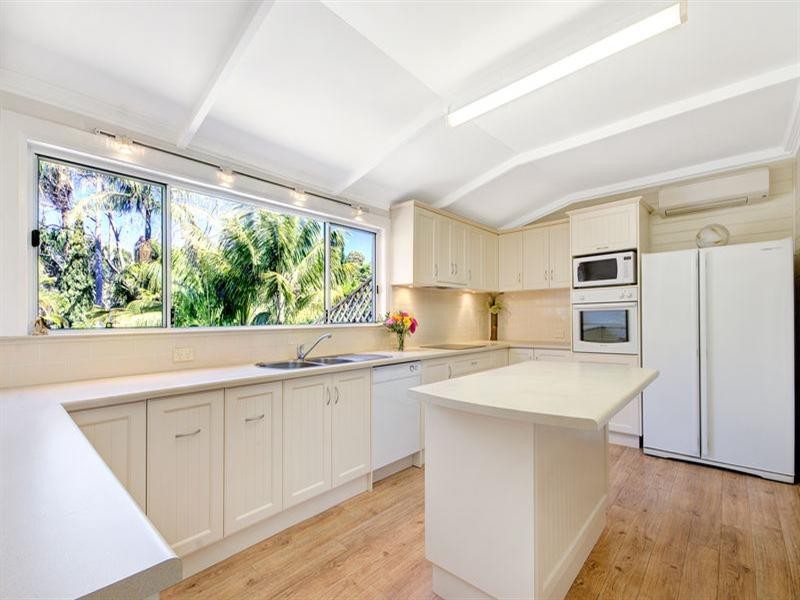 12 Lachlan Street, Thirroul NSW 2515