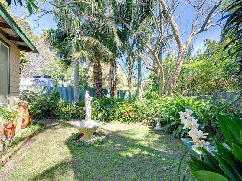 12 Lachlan Street, Thirroul NSW 2515