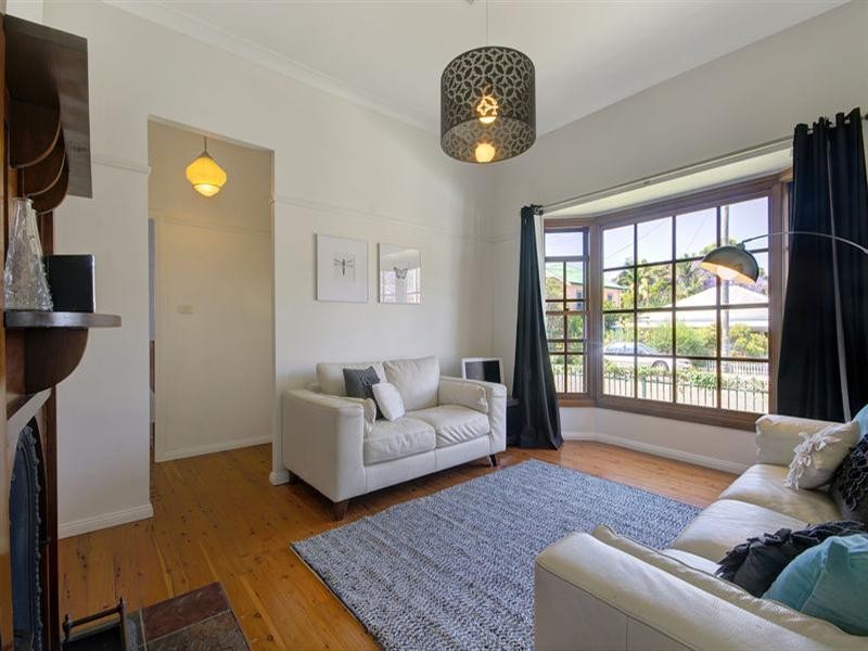 11a Lachlan Street, Thirroul NSW 2515