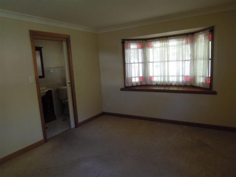 26 Camden Grove, Figtree NSW 2525