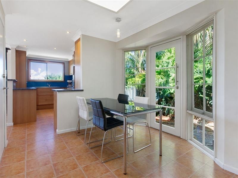 42 Kanangra Drive, Thirroul NSW 2515