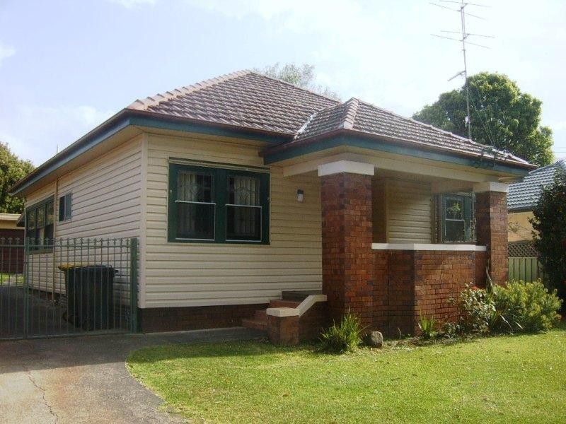 23 Hewitts Avenue, Thirroul NSW 2515