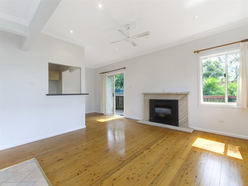 26 Pass Avenue, Thirroul NSW 2515