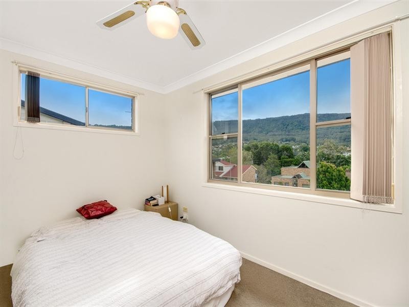 2/5 Newbold Close, Thirroul NSW 2515